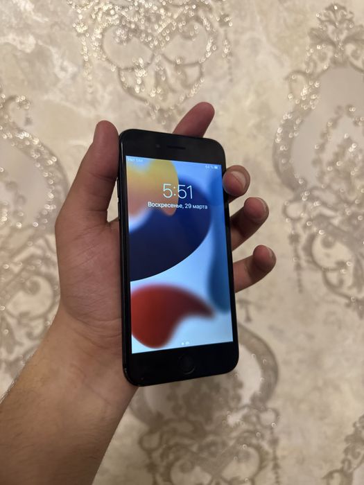 Iphone 7 76%yomkst 32gb atpichatka hamma joyi ishkaydi aybi yoq