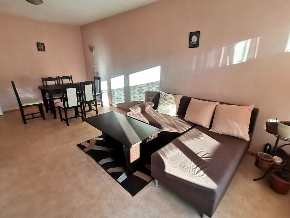 Дава се под наем Двустаен апартамент в Бургас, Славейков - 58 кв.м за 357 € - Снимка #3