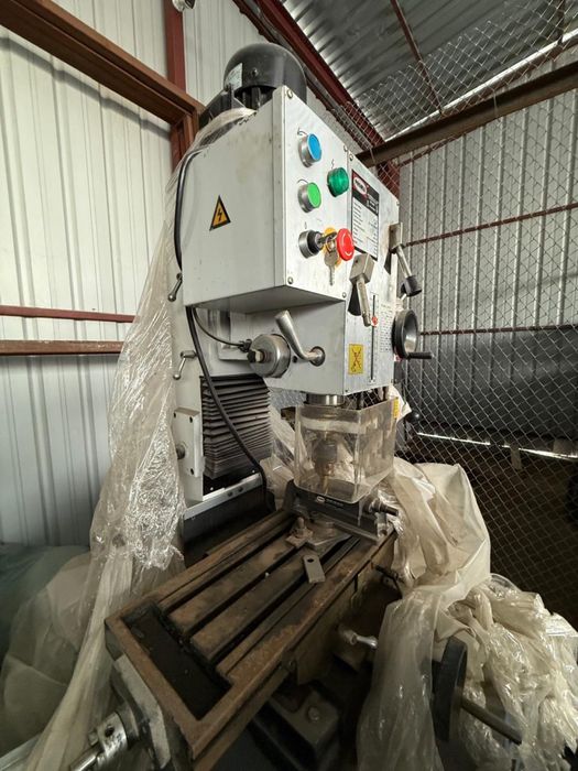 Продам Фрезерный станок