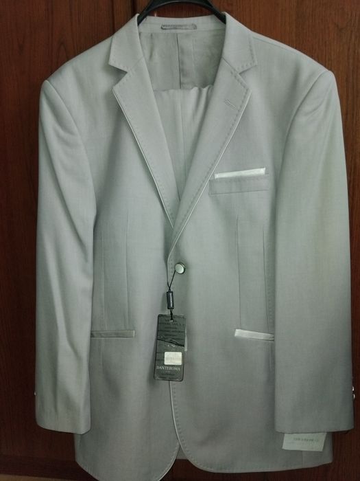 Продаю костюм мужской