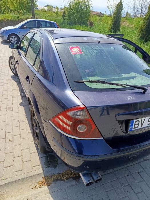 Vând Ford mondeo