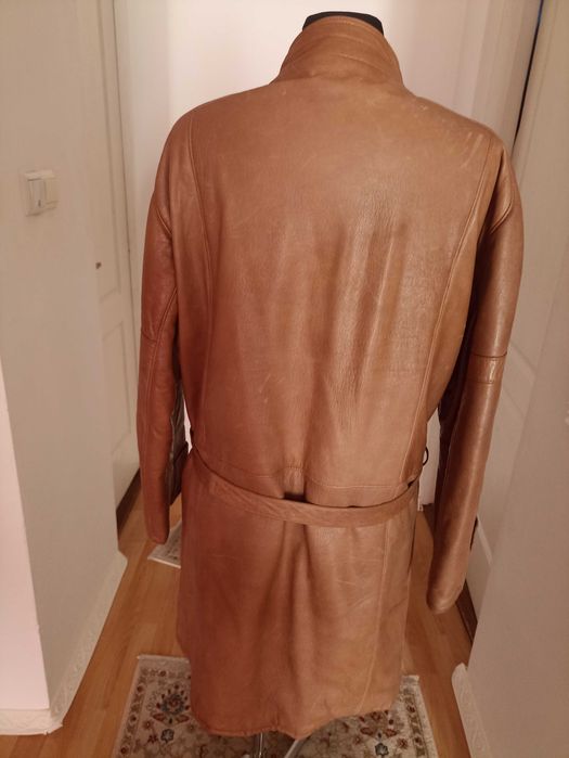 Palton piele naturala L, 350 lei