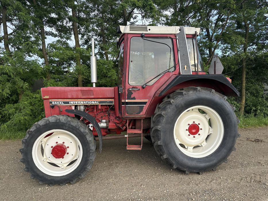 international 845 xl - Tractoare de vânzare | OLX.ro