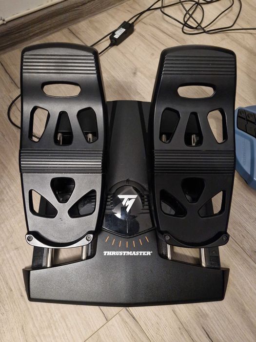 Thrustmaster TCA Officer Pack Airbus + Thrustmaster TFRP pedale paloniere SE VAND SI SEPARAT