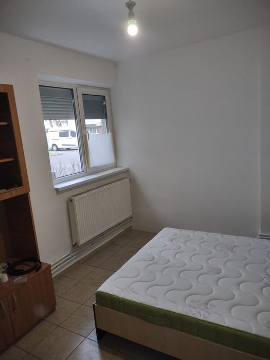 Închiriez apartament liber