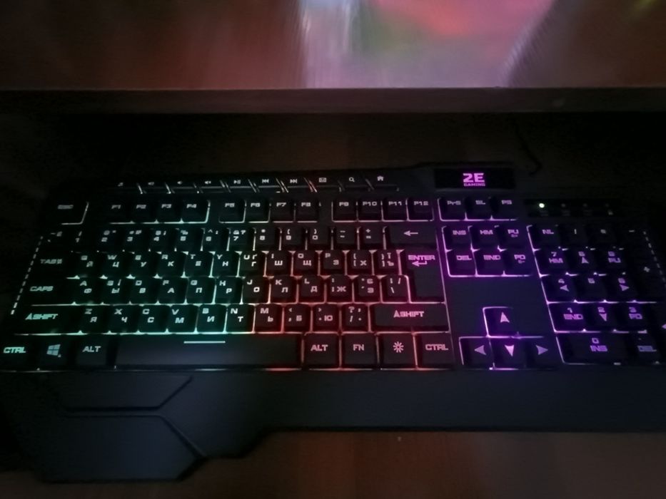 Комплект компьютер сотилади