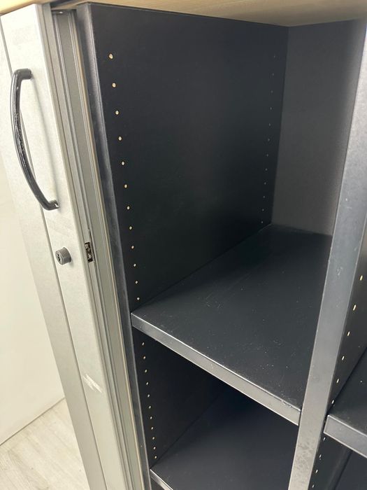 Немски офис шкаф етажарки съхранение на документи и други нужди