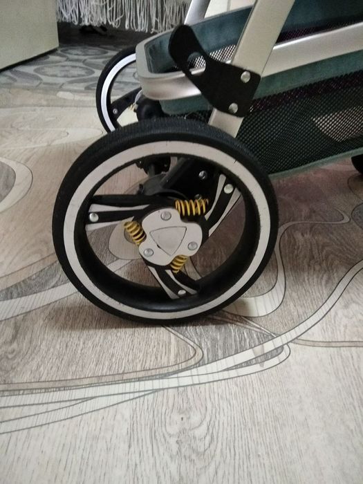 Срочно продаётся коляска