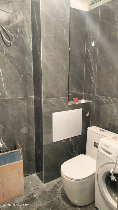 Укладка кафеля и ламината.