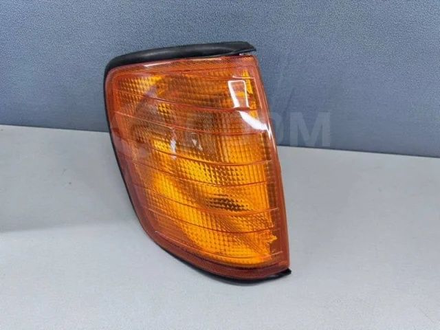 Фара Мерседес 124