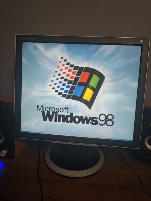 Pc retro windows 98/dos Pentium 2 si multe jocuri