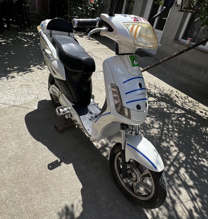Bicicletă electrică cu pedale