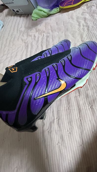 Продам бутсы air zoom