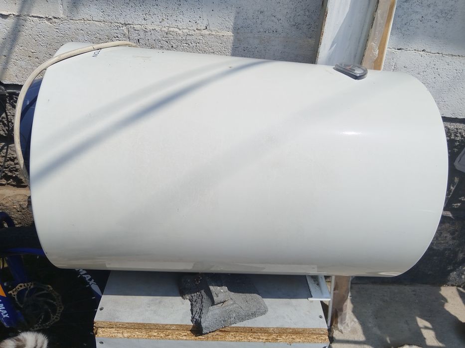 Продам бойлер 100 литров