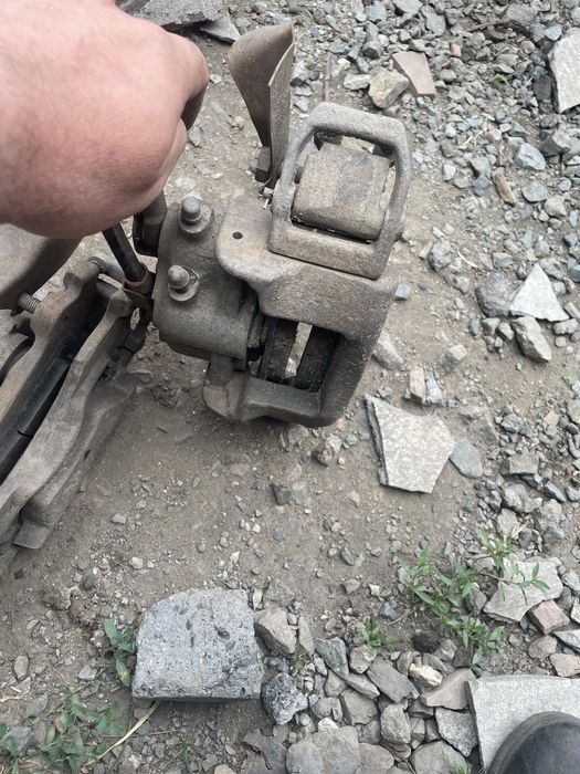 Суппорта передние на ниву