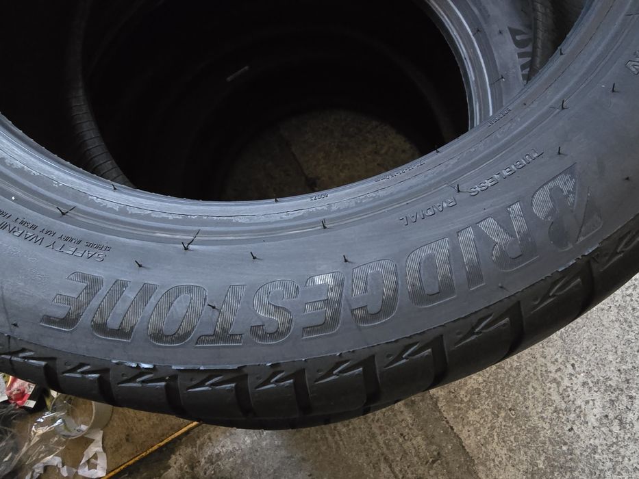 Bridgestone 215/55 R17 94V vară