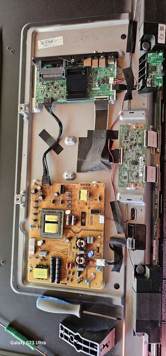 Dezmembrez TV JVC  LT 55 VU 3300 display spart (conține plăci VESTEL )