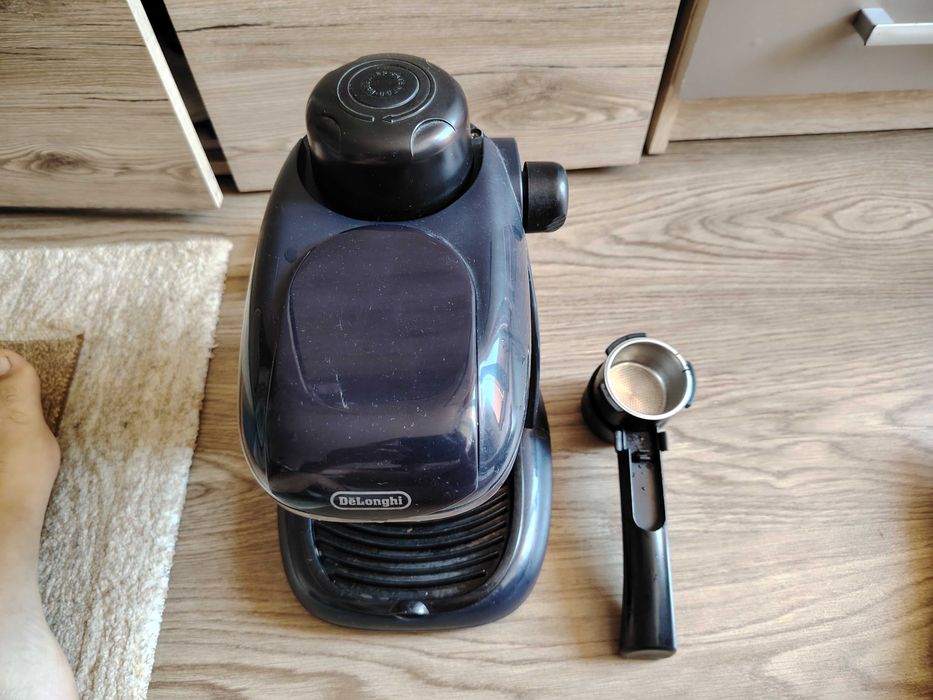 Espressor cafea DeLonghi , 800 W, capacitate 0.4 litr i, negru