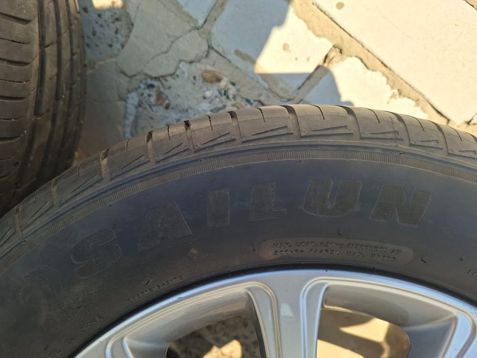 Диски с шинами почти новые
