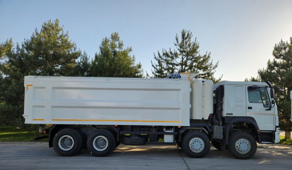 Самосвал HOWO 8x4 CNG - 31 т / 22 куб.м