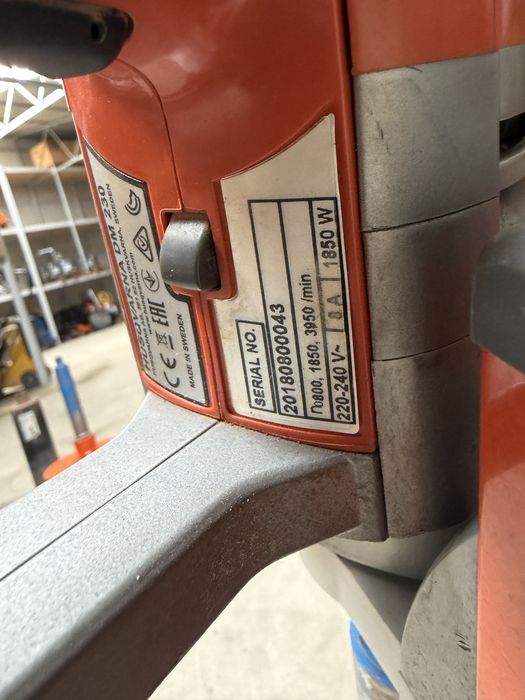Carota cu stativ Husqvarna DM 230 + pompa apa WT15i / pana la 150 mm