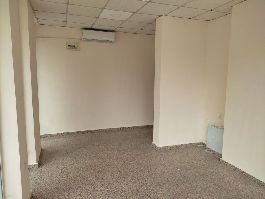 Дава се под наем Магазин в София, Зона Б-19 - 27 кв.м за 648.21 € - Снимка #2