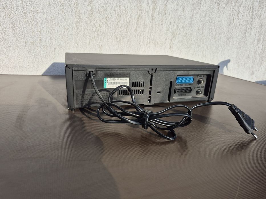 Vând video casette recorder marca SEG model VCR-5200,fabricat made in Europe 

- Turbo timer

- Digital Studio Picture Control 

-