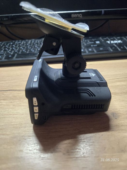 Продам регистратор 3 в 1 Subini XT 9