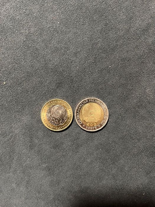 Монеты 100тг 30лет 200тг 80лет