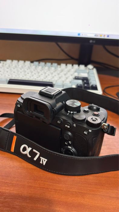 Sony a7/4 с объективом