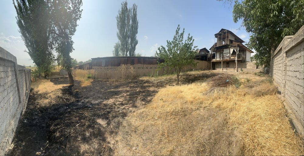 dala hovli sirochna sotiladi!!