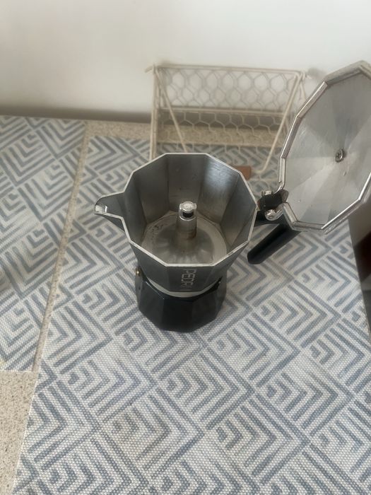 Гейзерная кофеварка. Привезена из Германии.