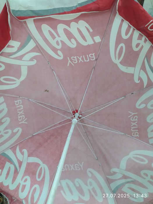 Пляжный зонт 2 метра в отличном состоянии Coca Cola.Спицы метал 8 ряд