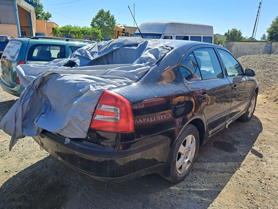 Шкода Октавия 2.0 FSI на части !