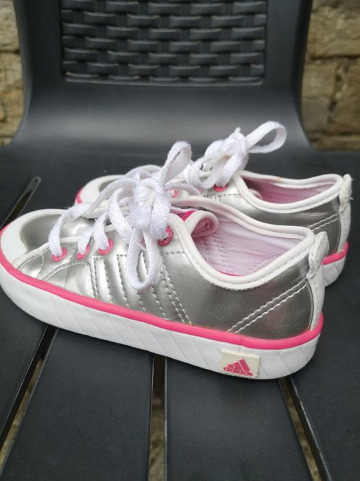 Кецове Адидас.      .