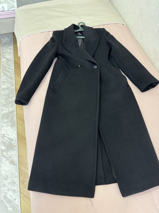 Пальто от бренда Mango