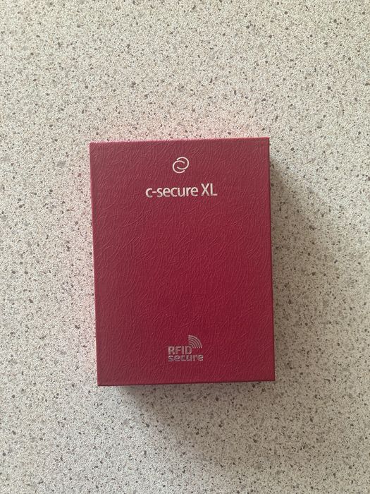 Кардхолдър c-secure XL