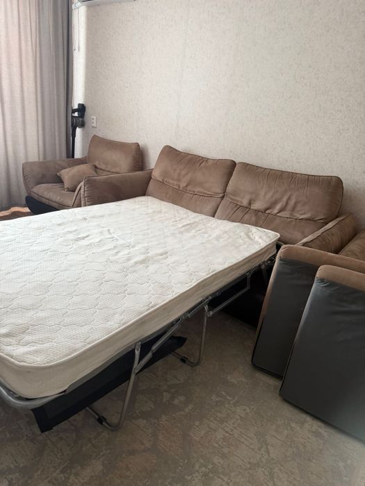 Диван и два кресла