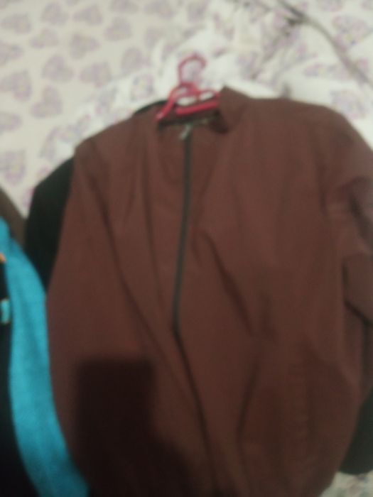 Одежда костьюмы футболки