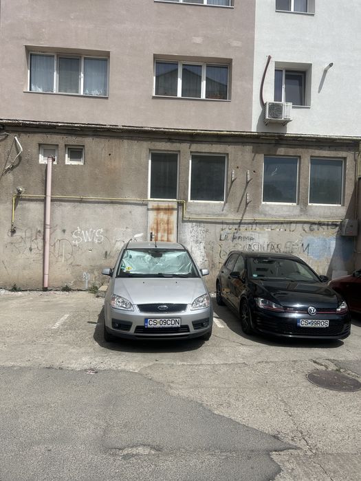 Vand spatiu comercial