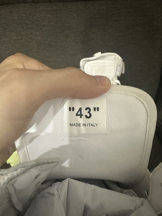 Off-White Vulcanized Hi Top White Red