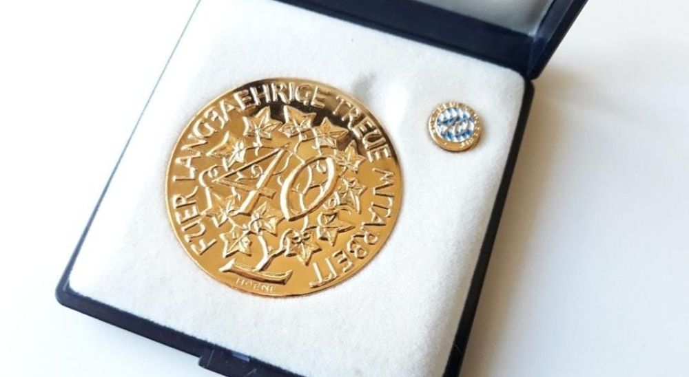 2 insigne/medalii germane din bronz