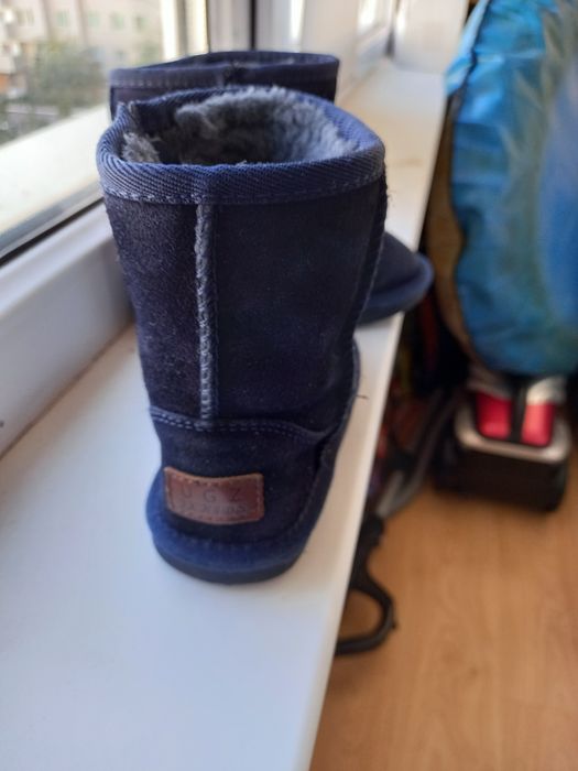 Продам детские угги