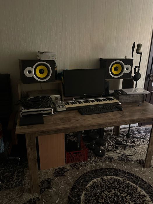 Овоз ва басталаш студия сотилади