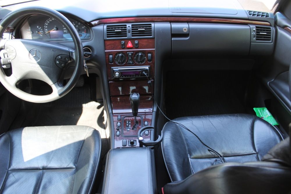 НА ЧАСТИ Mercedes W210 E320CDI Седан Фейслифт/ Мерцедес В210