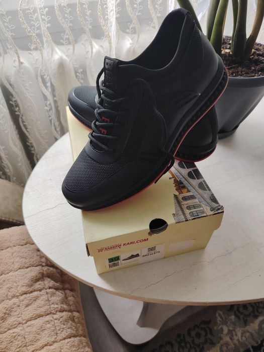 Продам туфли красовки на мальчика 8000