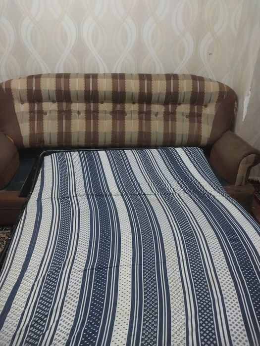 Диван с двумя креслами