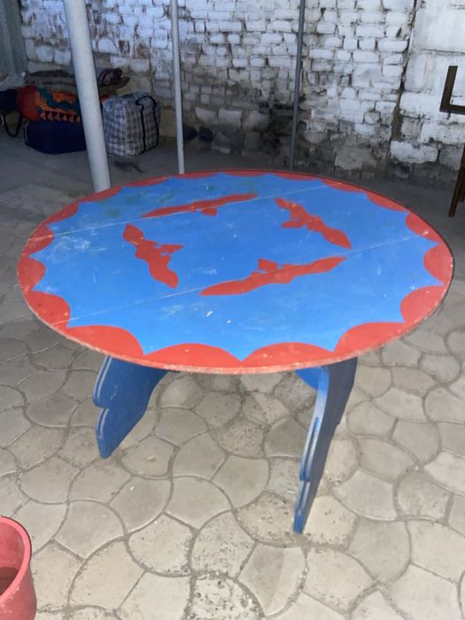 Продам круглый стол