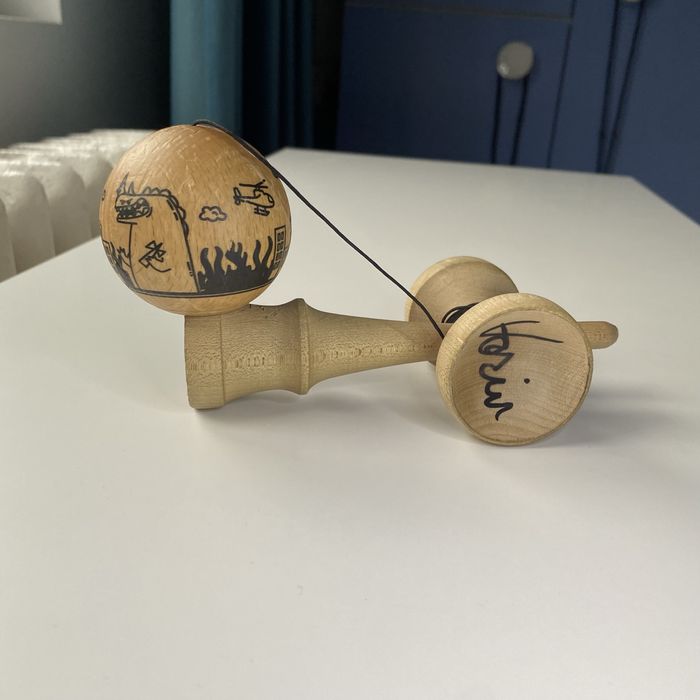 Kendama Israel Rhinozilla Rhino Clear semnata de Xremus și Vasiu