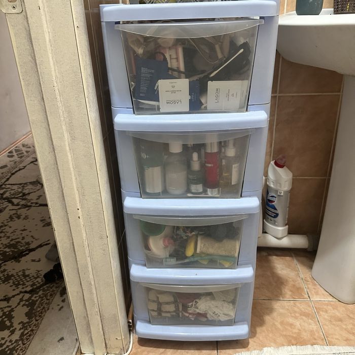 Продам 2 спальнюю кровать срочно